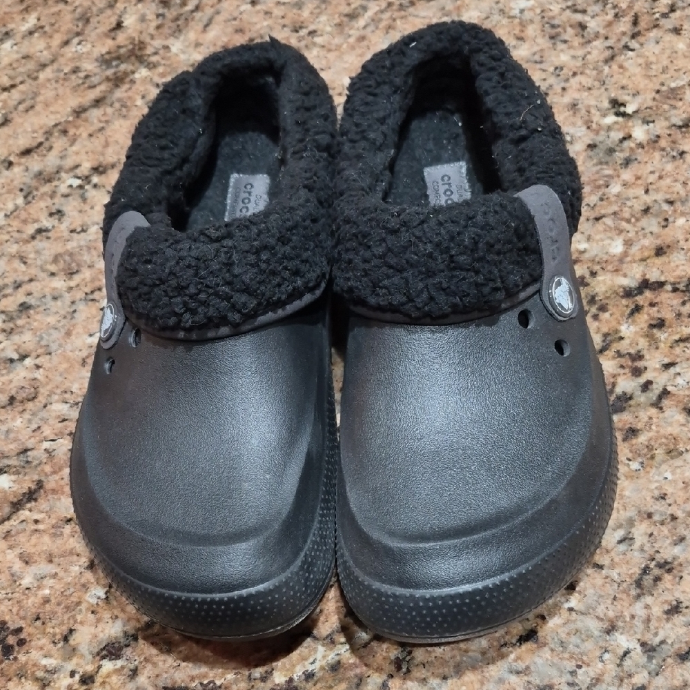 CROCS Black Fleece-Lined Sneakers Size W10 / M8
